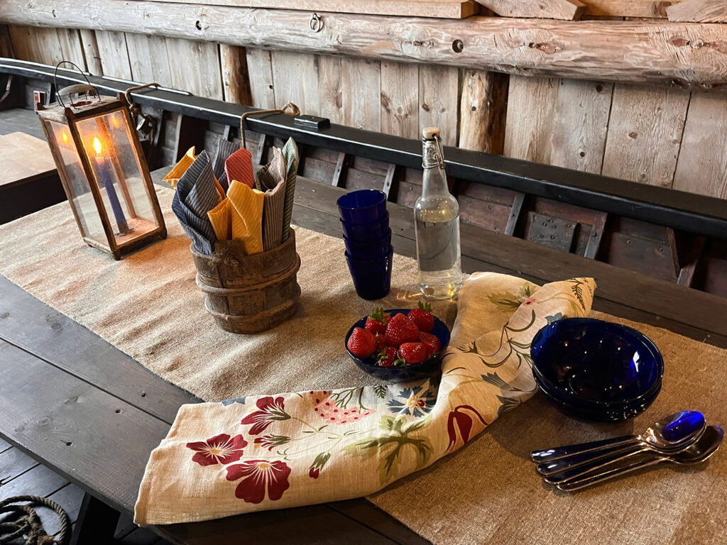 Långlöpare Robust, pappservetter Kritstreck och Handduk Sju Blomster